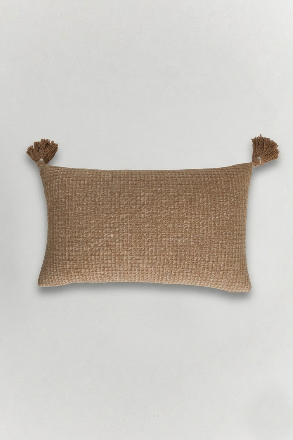 King Dokulu Ponpon Detaylı Dekoratif Kırlent