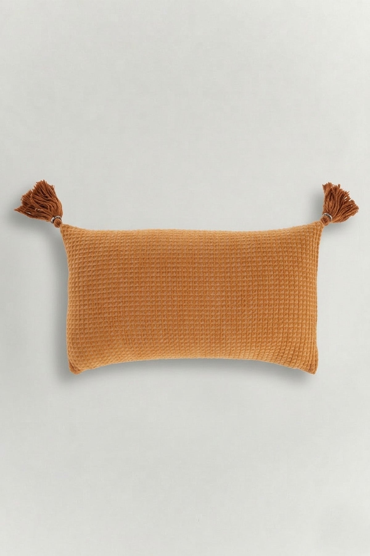 King Dokulu Ponpon Detaylı Dekoratif Kırlent