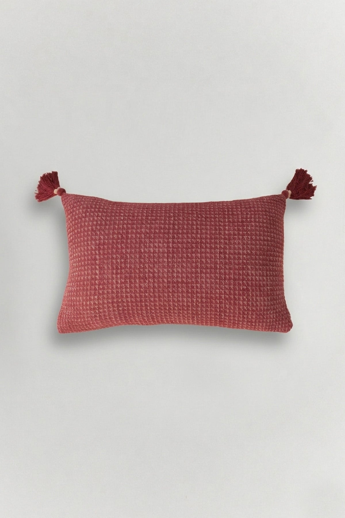 King Dokulu Ponpon Detaylı Dekoratif Kırlent