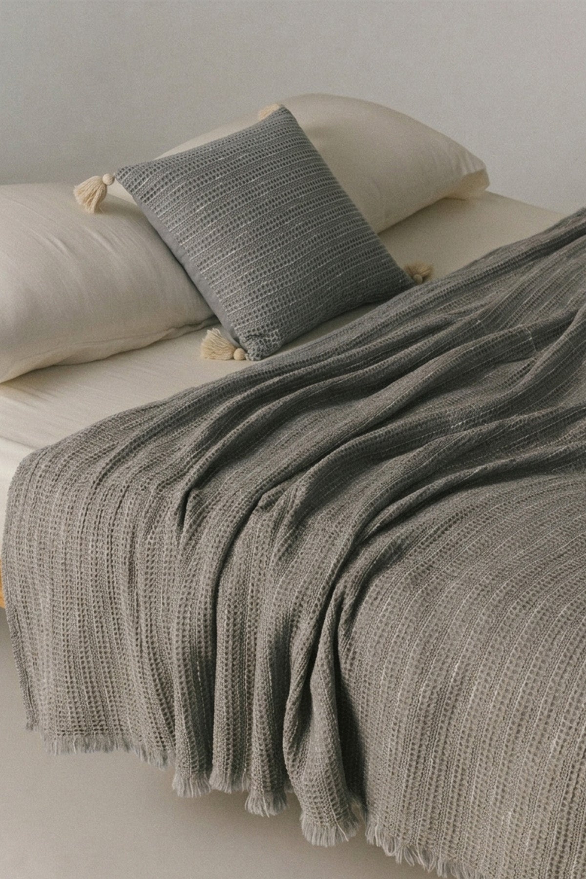 Fresco Ponpon Detaylı Kırlent